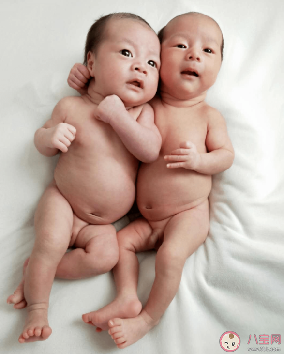 雙胞胎在媽媽肚子里是如何相處的 懷雙胞胎注意事項(xiàng) 雙胞胎在媽媽肚子里是如何相處的 懷雙胞胎注意事項(xiàng)