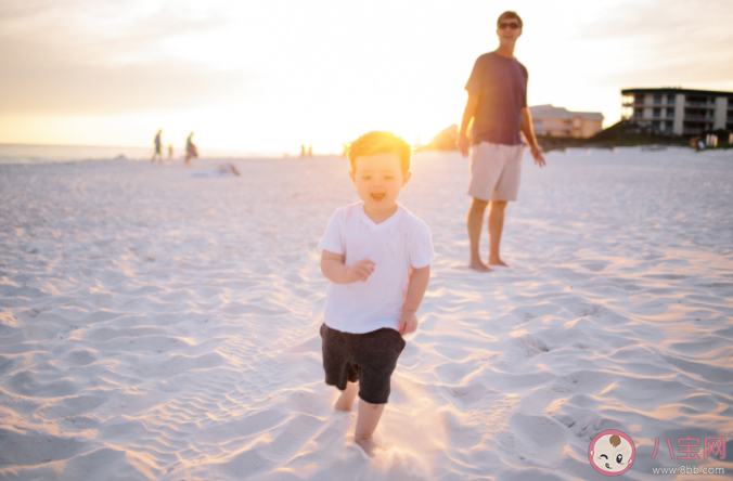 有必要教孩子公共場合行為常識意識嗎 公共場合孩子要注意的10條規(guī)矩
