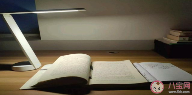 為什么要少玩手機(jī)多看書 多看書會(huì)帶來哪些好處