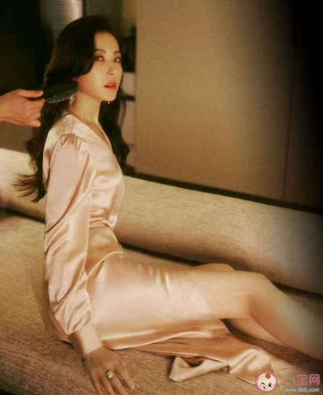 曾黎新歌《草木之骨》歌詞是什么 《草木之骨》完整版歌詞在線聽(tīng)歌