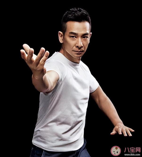 趙文卓空中踢刀是特效還是真功夫 趙文卓功夫是什么水平 趙文卓空中踢刀是特效還是真功夫 趙文卓功夫是什么水平