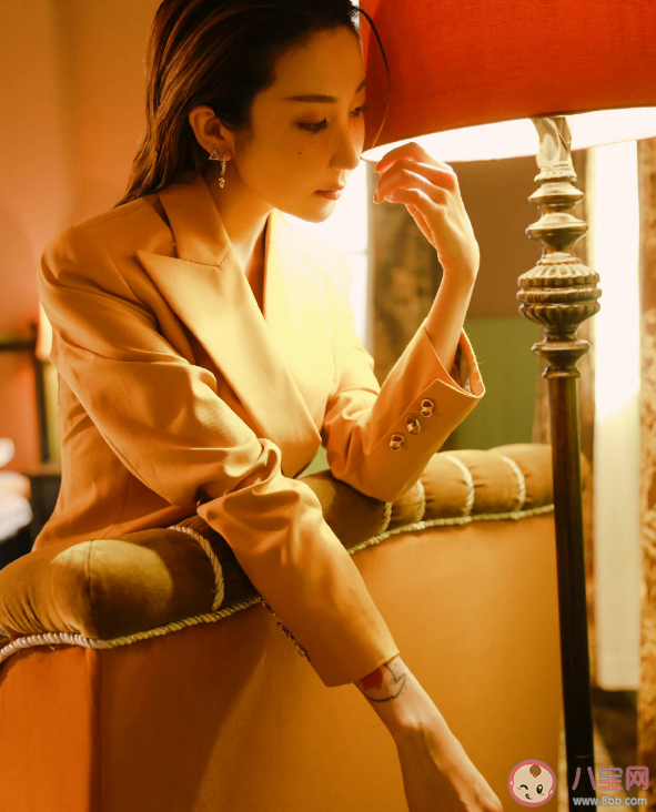 乃萬新歌《Month》完整版歌詞內(nèi)容 《Month》歌曲信息介紹