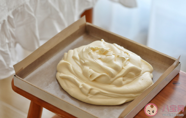 蛋清經過打發后就是奶油嗎 蛋清為什么打不成奶油狀 蛋清經過打發后就是奶油嗎 蛋清為什么打不成奶油狀