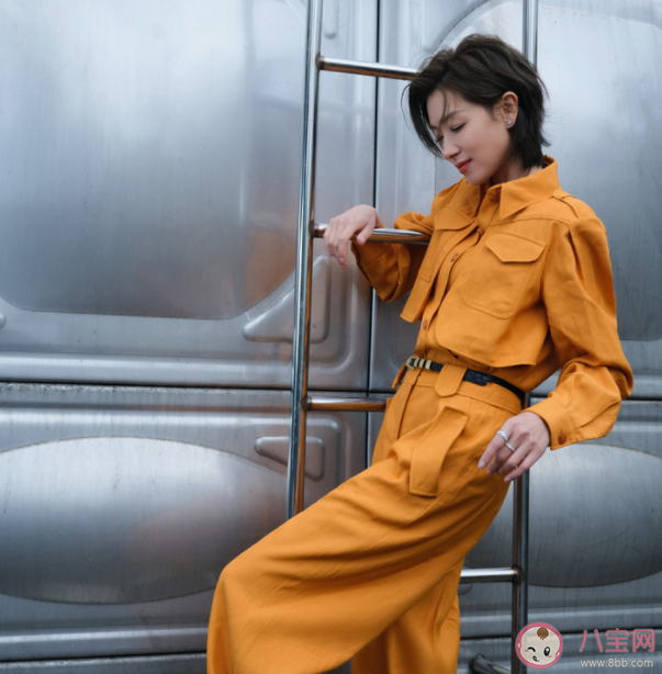 萬茜穿湖南省省服是什么情況 睡衣家居服為什么火了 萬茜穿湖南省省服是什么情況 睡衣家居服為什么火了