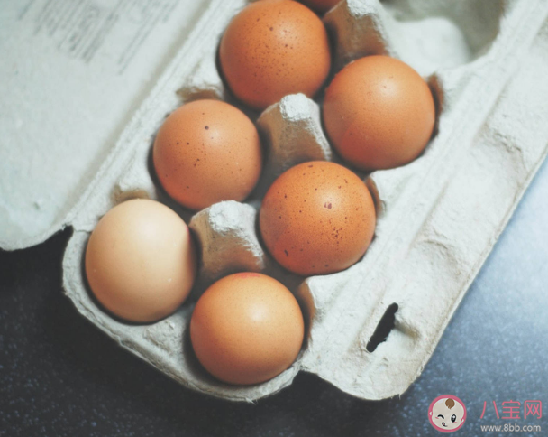 雞蛋殼為什么有紅色和白色兩種 可以通過雞蛋顏色判斷雞蛋營養(yǎng)價值嗎
