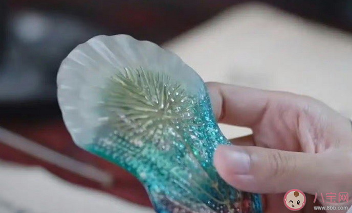 《長月燼明》護(hù)心鱗為什么救澹臺燼 護(hù)心鱗飛出是意外嗎