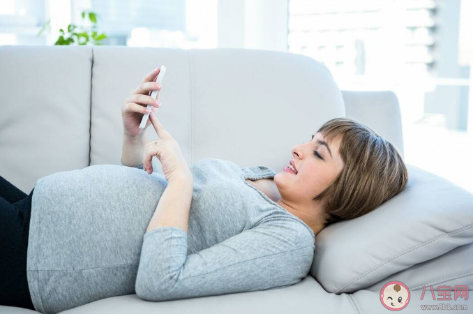 手機輻射對孕婦和胎兒有影響嗎 孕婦玩手機要養(yǎng)成良好習(xí)慣