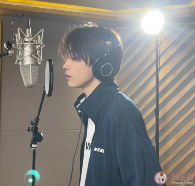 連淮偉《奉陪》歌詞是什么 《奉陪》歌曲介紹