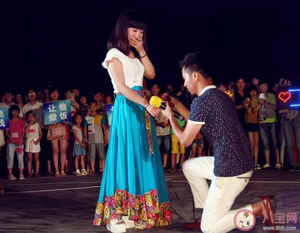 演唱會(huì)現(xiàn)場(chǎng)能不能求婚 演唱會(huì)帶火了哪些產(chǎn)業(yè)