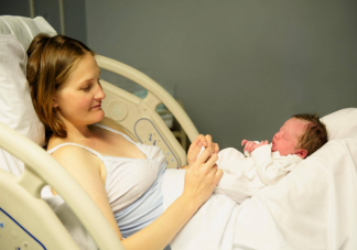 羊水栓塞容易發生在什么時候 有什么措施可以降低羊水栓塞發生率