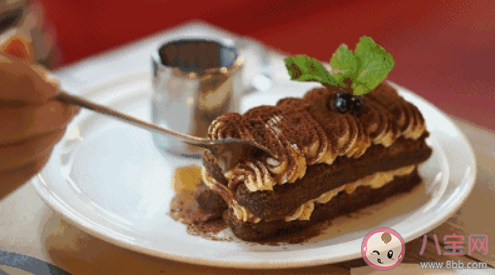 甜食吃太多大腦會(huì)改變嗎 甜食吃太多了有什么危害