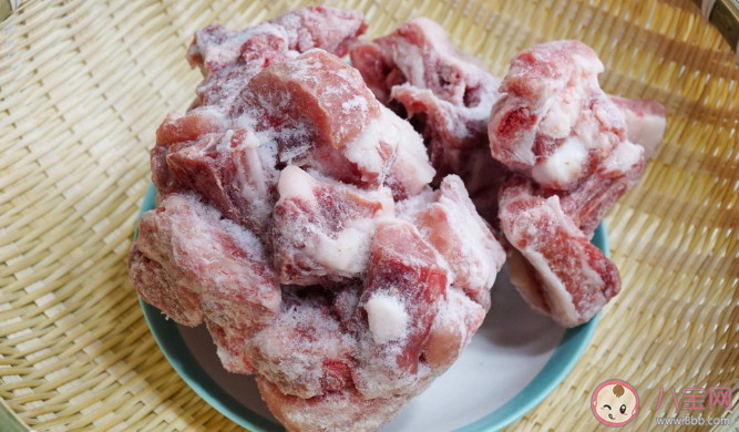 為什么建議解凍食物別再用水泡了 冷凍食物如何正確解凍 為什么建議解凍食物別再用水泡了 冷凍食物如何正確解凍