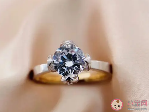 當下年輕人結婚不再追求鉆戒 為什么鉆戒不受歡迎了