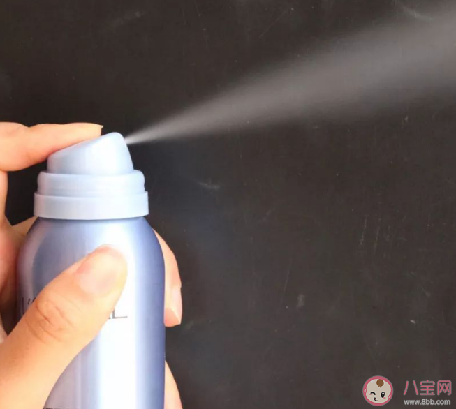 小伙誤吸防曬噴霧后檢查出白肺 防曬噴霧如何正確使用