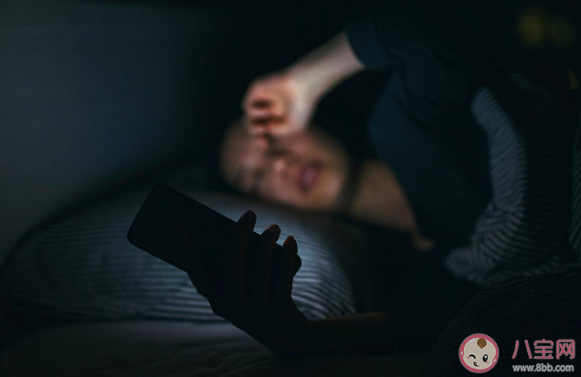 持續熬夜會給心臟健康帶來什么危害 經常熬夜對身體部位的影響 持續熬夜會給心臟健康帶來什么危害 經常熬夜對身體部位的影響