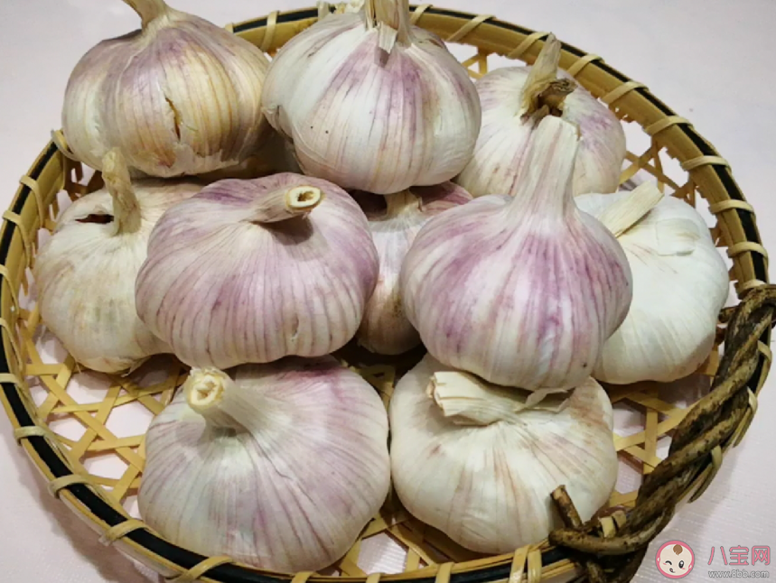 洪災后防胃腸病吃大蒜可以嗎 大蒜吃了有什么好處 洪災后防胃腸病吃大蒜可以嗎 大蒜吃了有什么好處
