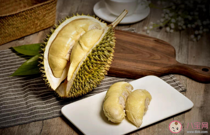 1個榴蓮頂3只雞說法靠譜嗎 榴蓮不能和牛奶酒精等同吃嗎 1個榴蓮頂3只雞說法靠譜嗎 榴蓮不能和牛奶酒精等同吃嗎