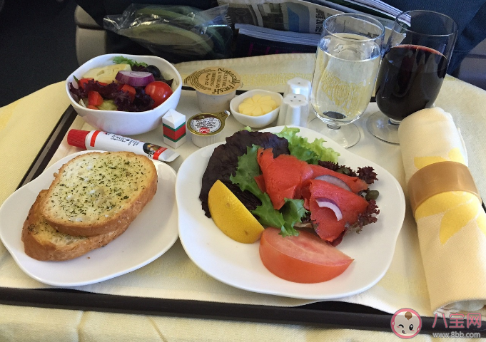 為什么一吃完飯就想睡覺 如何解決餐后犯困