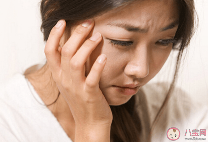 為什么月經前最容易長痘 如何改善姨媽痘 為什么月經前最容易長痘 如何改善姨媽痘