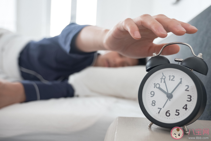 被鬧鐘驚醒和自然睡醒身體狀態有什么不同 如何正確使用鬧鐘降低傷害 被鬧鐘驚醒和自然睡醒身體狀態有什么不同 如何正確使用鬧鐘降低傷害