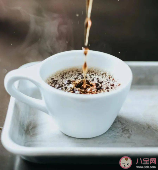 白酒加咖啡可以一起喝嗎 哪些人不建議飲用 白酒加咖啡可以一起喝嗎 哪些人不建議飲用