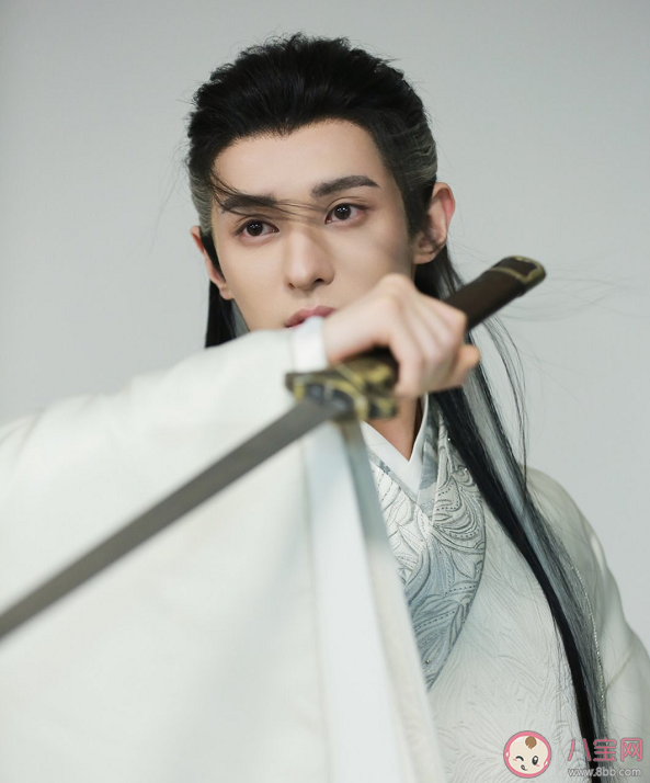 《云之羽》月公子是無鋒的嗎 月公子和云雀是什么關系