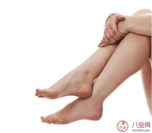 蹺二郎腿會讓臉變大嗎 蹺二郎腿會引起靜脈曲張嗎