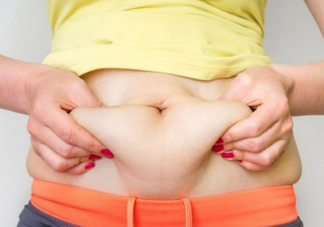 睡前5個習慣容易長小肚子 人為什么容易有小肚子