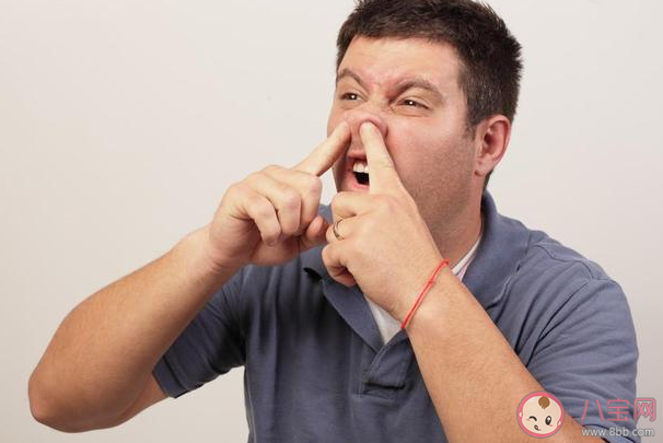 女生稱因愛摳鼻子致鼻內長多團真菌 經常挖鼻孔有什么壞處 女生稱因愛摳鼻子致鼻內長多團真菌 經常挖鼻孔有什么壞處