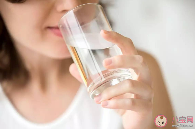 總覺得疲憊可能是身體缺水信號 身體6大信號提醒你缺水了 總覺得疲憊可能是身體缺水信號 身體6大信號提醒你缺水了