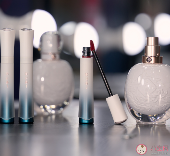 如何看待花西子發(fā)瘋式營銷 你以后還會買花西子嗎 如何看待花西子發(fā)瘋式營銷 你以后還會買花西子嗎