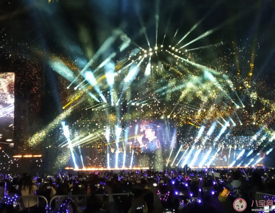 演唱會(huì)該不該禁止拍照錄影 為什么演唱會(huì)不讓帶相機(jī)