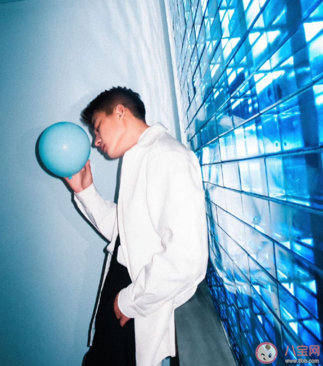 歐豪新歌《多想擁抱你》歌詞是什么 《多想擁抱你》歌詞歌曲介紹