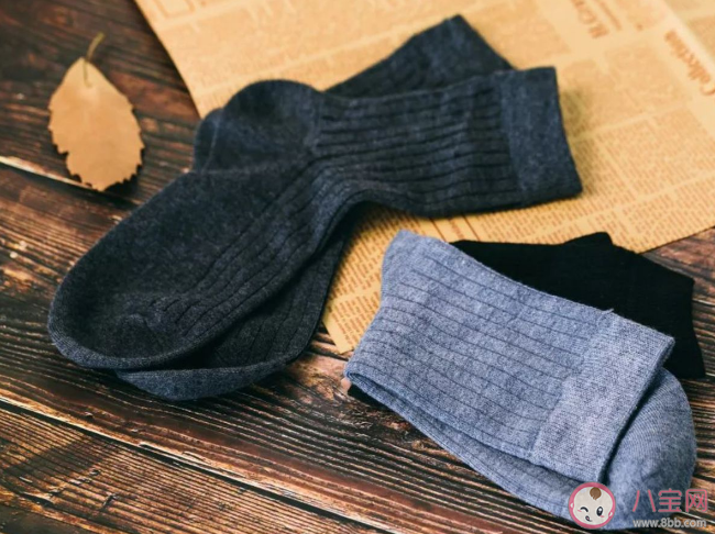 經(jīng)常聞臭襪子有多可怕 人為什么愛聞臭襪子味 經(jīng)常聞臭襪子有多可怕 人為什么愛聞臭襪子味