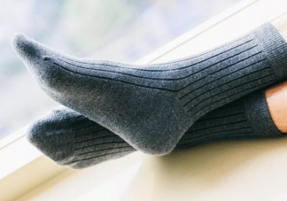 經常聞臭襪子有多可怕 人為什么愛聞臭襪子味