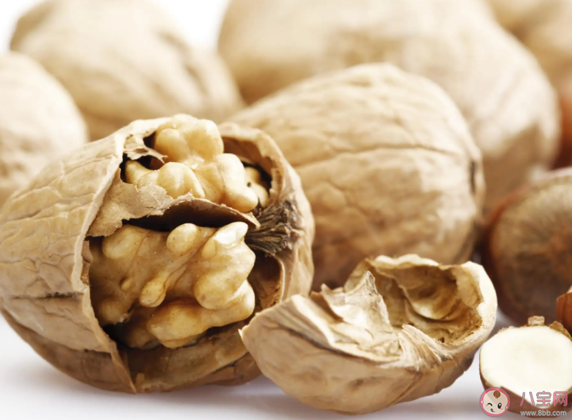 堅持吃核桃6個月會怎樣 吃核桃補腦是真的嗎