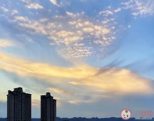 你說翻越那座天空會有誰在等著我是什么歌 《會開花的云》歌詞歌曲介紹 你說翻越那座天空會有誰在等著我是什么歌 《會開花的云》歌詞歌曲介紹