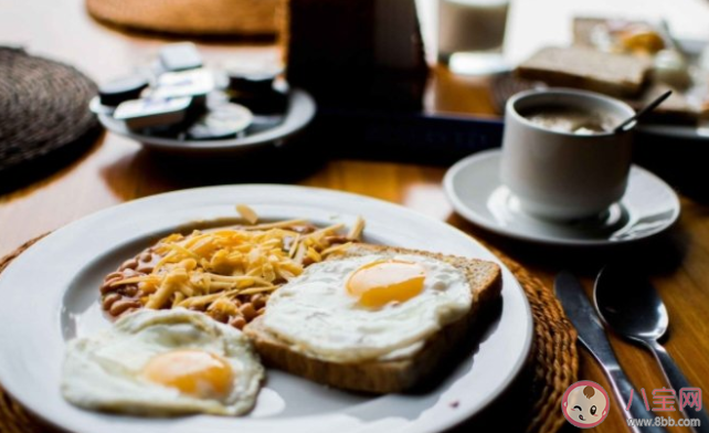 早晚餐吃得晚傷心臟嗎 正常的早晚餐時間是什么