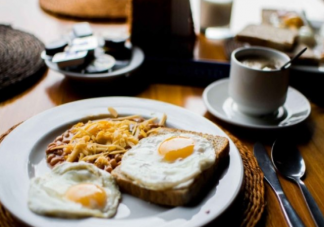 早晚餐吃得晚傷心臟嗎 正常的早晚餐時間是什么