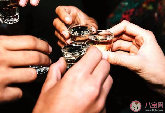 喝酒臉白的人可能更危險(xiǎn)嗎 哪些藥酒后不能吃