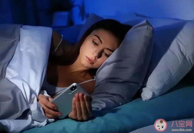 手機(jī)成癮是影響睡眠質(zhì)量重要因素嗎 為什么睡前不能看手機(jī) 手機(jī)成癮是影響睡眠質(zhì)量重要因素嗎 為什么睡前不能看手機(jī)