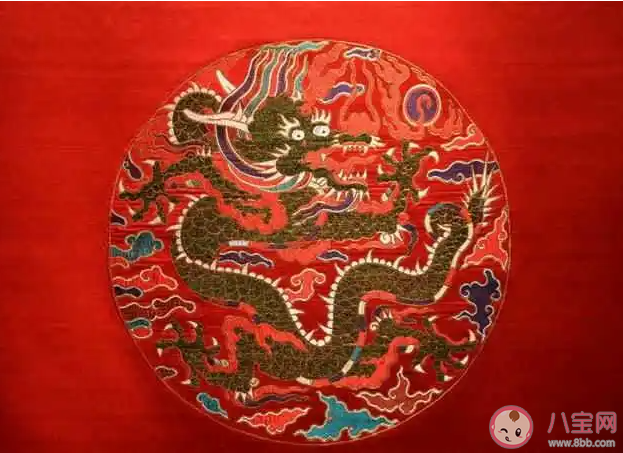 以下哪句詩描寫的是云錦之美 螞蟻新村3月28日答案 以下哪句詩描寫的是云錦之美 螞蟻新村3月28日答案