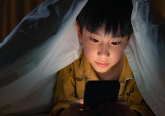 手機正在變薄孩子的大腦嗎 孩子沉迷玩手機怎么辦