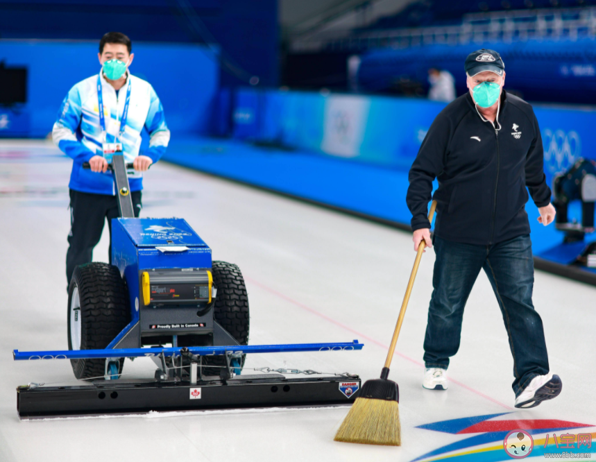 以下哪種職業(yè)是為冰上運(yùn)動鋪設(shè)賽道或場地的專業(yè)人員 螞蟻新村4月4日答案 以下哪種職業(yè)是為冰上運(yùn)動鋪設(shè)賽道或場地的專業(yè)人員 螞蟻新村4月4日答案